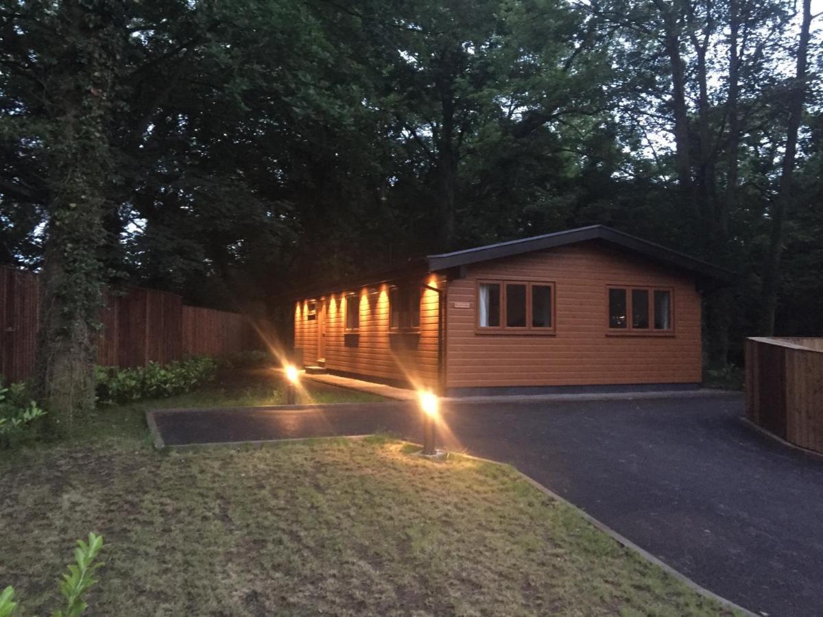 Shellow Lane Lodges Конгълтън Екстериор снимка