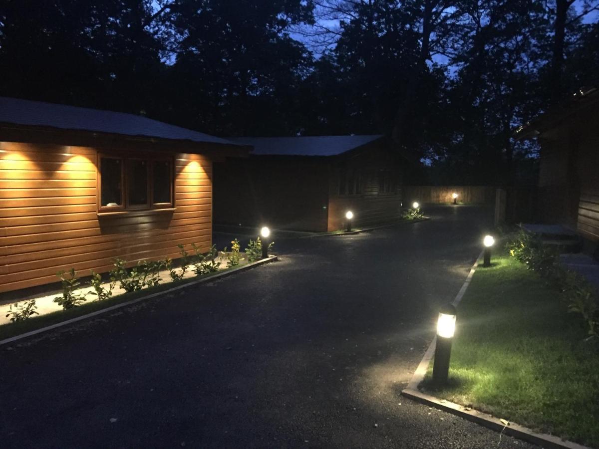 Shellow Lane Lodges Конгълтън Екстериор снимка