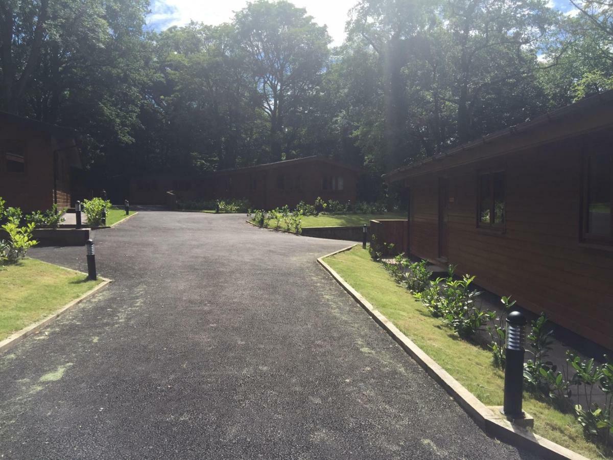 Shellow Lane Lodges Конгълтън Екстериор снимка